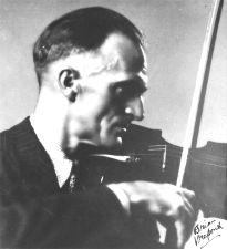 Brian Vrepont (SLQ image 197063) Brian Vrepont (SLQ image 197063)